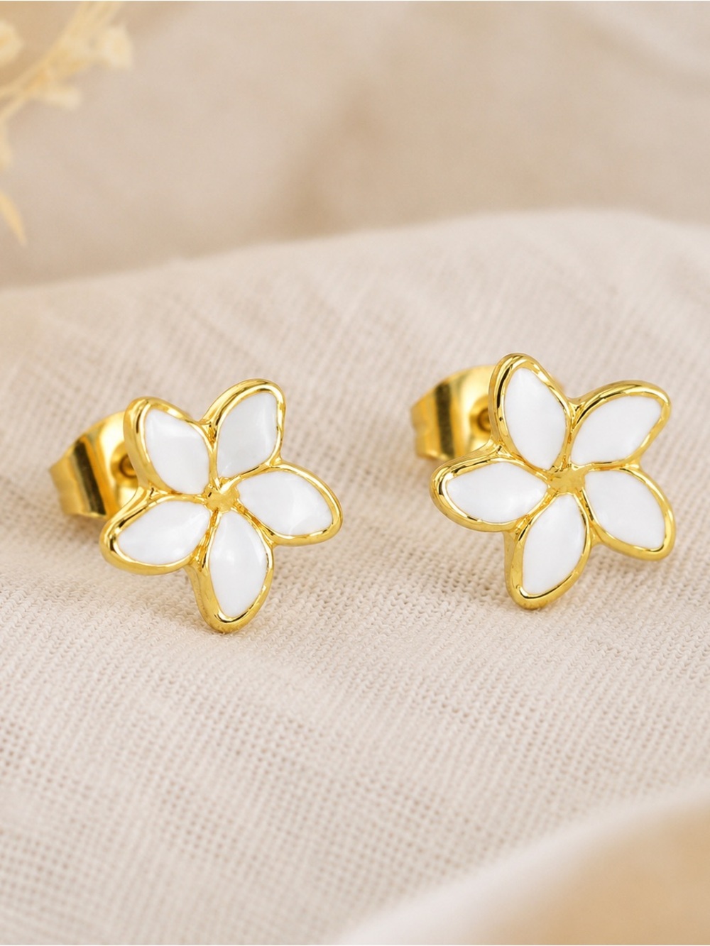 18K Gold White Flower Stud Earrings Waterproof Stainless Steel